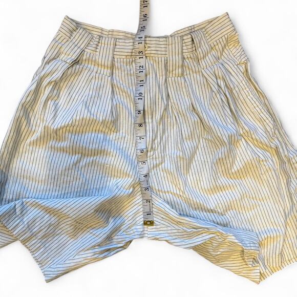 Vintage classic high waisted white and blue pinstripe shorts womens size Large - Picture 3 of 8